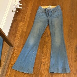 PAIGE Fiona Light wash Blue Wide Leg flare Jeans